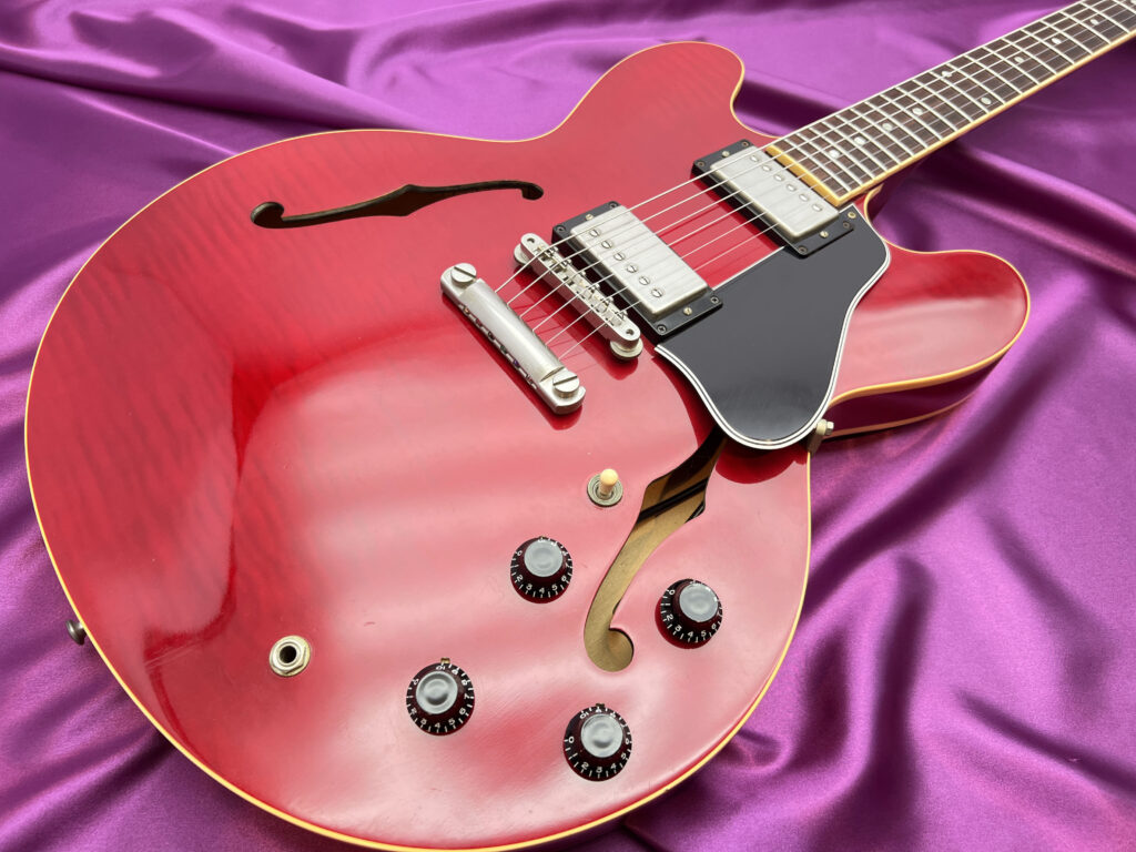 鳥取県倉吉市より、Gibson ES-335 Cherry 1999年製 セミアコギターを ...